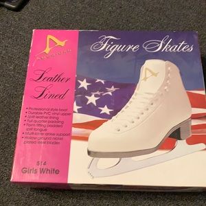 Figure skates